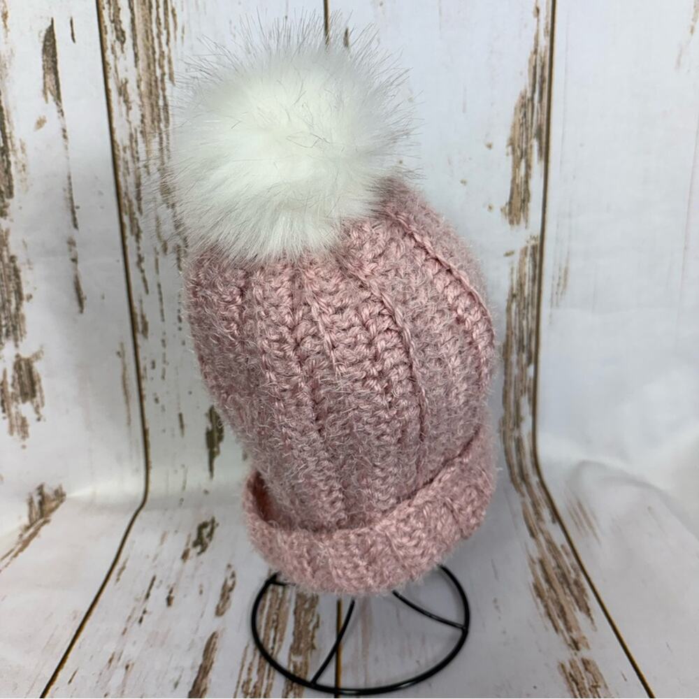Eyelash Yarn, Chic Pink Chunky Knit Beanie with Pom-Pom. Pristine condition! - Picture 3 of 4